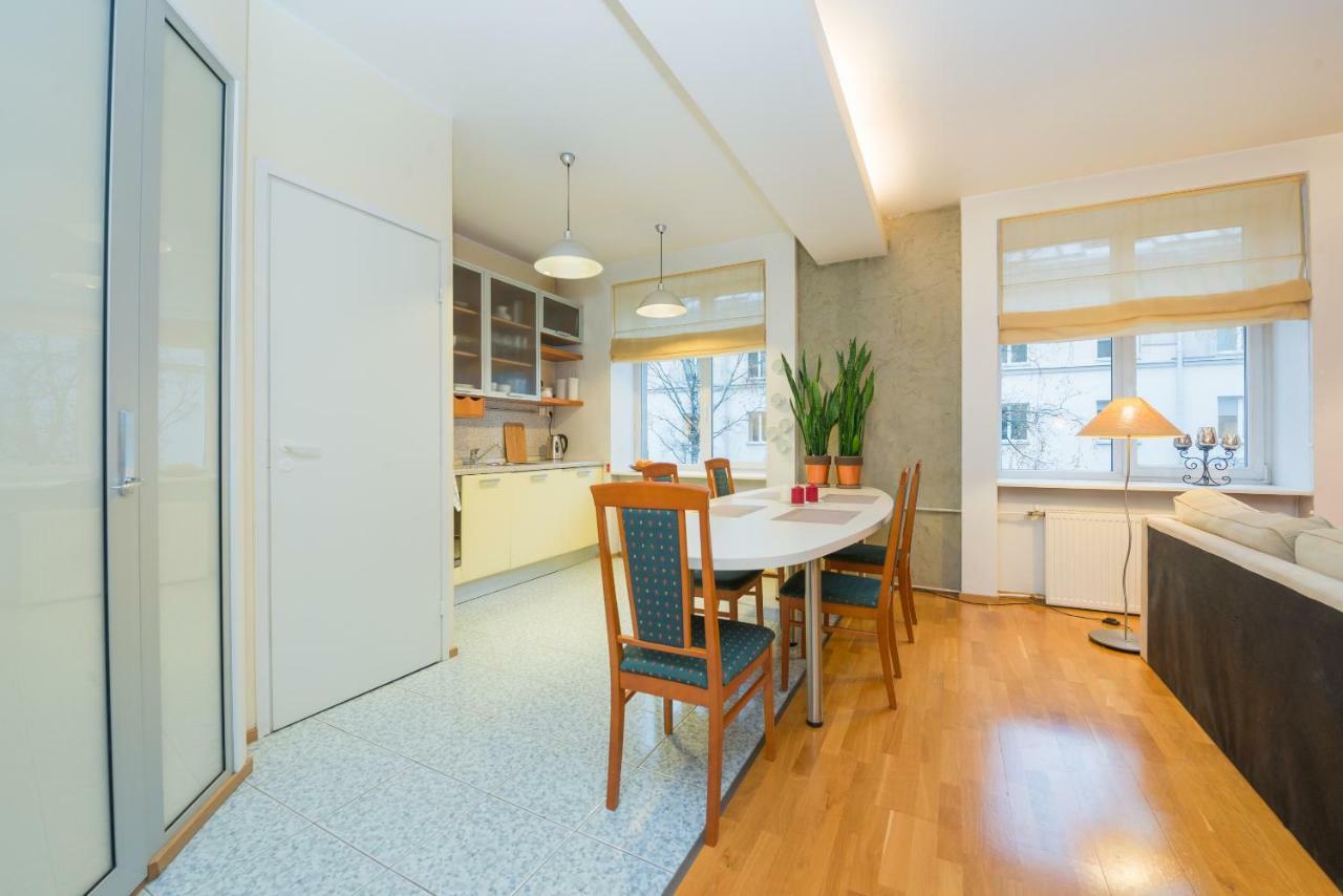Large Studio Downtown Tallinn Ngoại thất bức ảnh